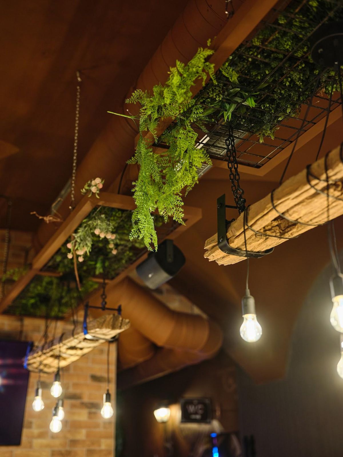 CROWN HOUSE – Reštaurácia a bar | interiér PORA – 4